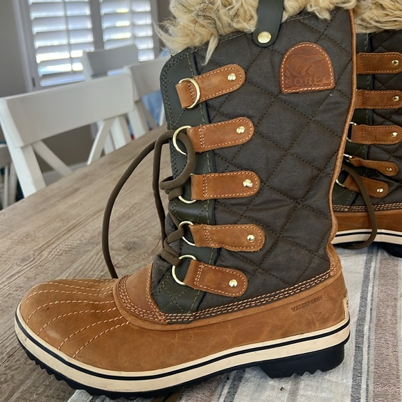 Water proof Sorel boots insulated size 9 - Picture 2 of 4